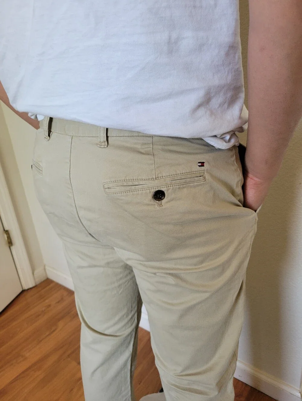 Tommy Hilfiger Men's Light Khaki Chino Pants Size 33x30